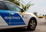 O româncă a cutreierat Ungaria pentru a ridica sacoșe cu bani și aur de la bătrâni. Victimele le agățau singure chiar la porțile caselor