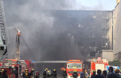 Incendiu în „capitala pantofilor”, în China: cel puțin 28 de morți după ce flăcările au blocat oamenii pe acoperișul unei fabrici