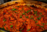 Preparatul delicios de care nu te vei mai sătura în această vară! Cum se pregătește ușor ceafa de porc la cuptor cu ceapă și ardei