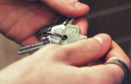 La ce trebuie să fii atent când cumperi un apartament. Sfaturile românilor: „Cere să vezi și subsolul”
