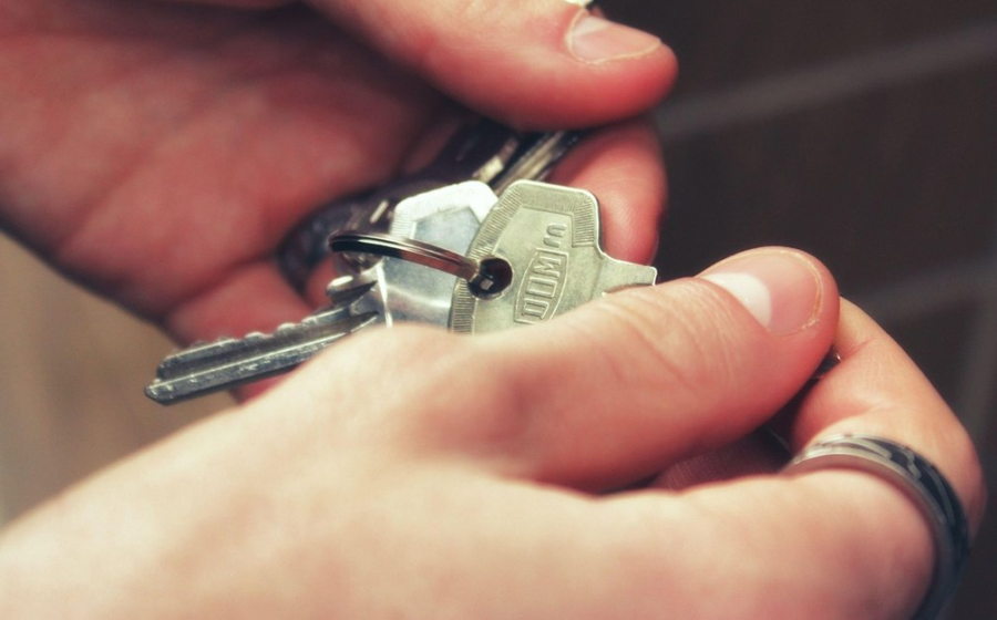 La ce trebuie să fii atent când cumperi un apartament. Sfaturile românilor: „Cere să vezi și subsolul”