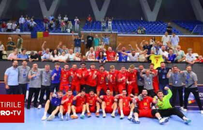 România a obținut o victorie spectaculoasă la handbal masculin și s-a calificat în grupele principale la Europeanul U20. FOTO