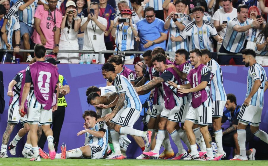 Cupa Mondială 2026: Norvegia – Anglia și Argentina – Elveția, noaptea albă prin care fotbalul a reparat un pic din nebunia lumii noastre