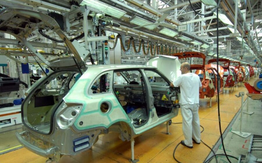 Piața neagră a luxului. Cum vinde Rusia SUV-uri BMW contrafăcute la preț premium