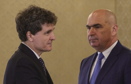 Nicușor Dan are o mare slăbiciune, oricum s-ar încheia negocierile de la Cotroceni. Efectul de bumerang al „planului Bolojan”