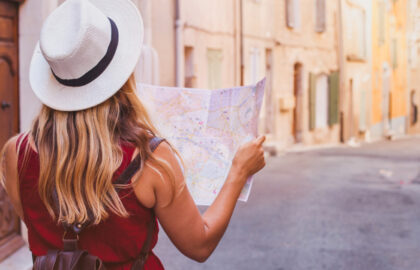 Destinația turistică din Italia unde turiștii riscă amenzi dacă se plimbă fără tricou sau în costum de baie: „Era și timpul”