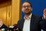 Reziștii vor anticipate! ”Alegeri anticipate, numai alegerile anticipate. Eu nu cred că există alte soluții magice” / Să dăm votul înapoi în mâinile românilor