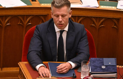 Parlamentul ungar a votat modificarea Constituției, pentru demiterea președintelui țării. Opoziția acuză o „autocrație”