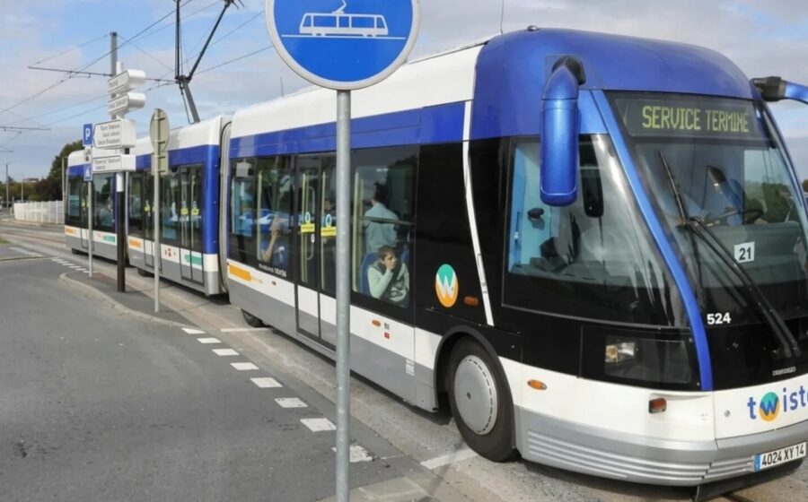 Eșec de proporții al transportului public francez: tramvaiul cu anvelope a adus, în loc de succes, doar explozii, motoare căzute și deraieri frecvente