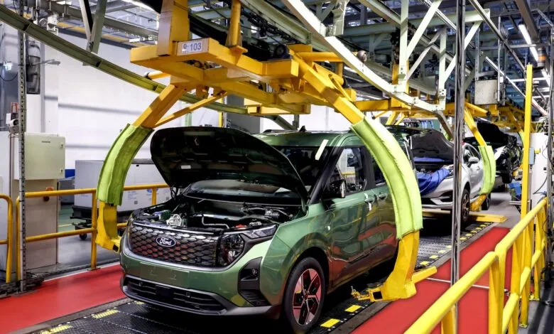 Pe contrasens spre groapă: Industria auto din România riscă să coboare sub pragul critic de 500.000 de mașini