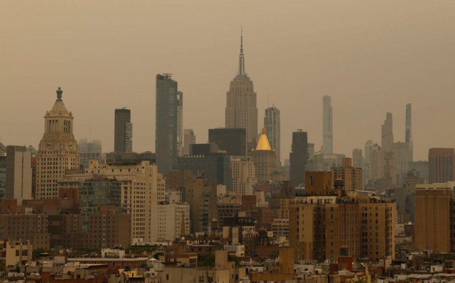 Americanii în alertă cu câteva zile înaintea finalei Cupei Mondiale » Un fum gros afectează New York-ul!