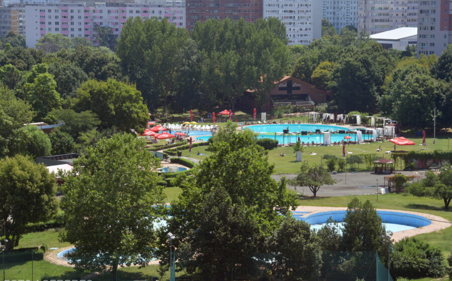 Ce se întâmplă cu fostul Ștrand Titan: oamenii cer un parc public, dar consilierii și Primăria Sector 3 au alte planuri