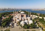 Istanbul: Turiști ruși arestați pentru că au citit Biblia în interiorul Hagiei Sofia