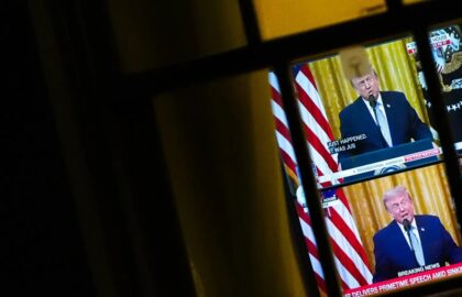 VIDEO Donald Trump, în război cu marile televiziuni din SUA: Au refuzat să-i transmită discursul, iar președintele solicită să-și piardă licența de transmisie