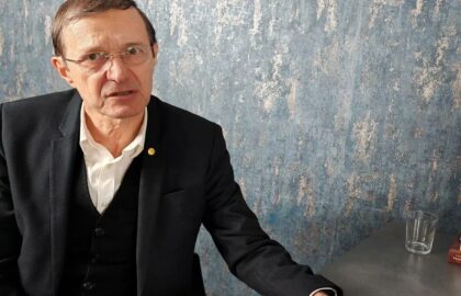 Ioan Aurel Pop despre istoria salutului ”Servus”. Câți dintre clujeni îl folosesc?