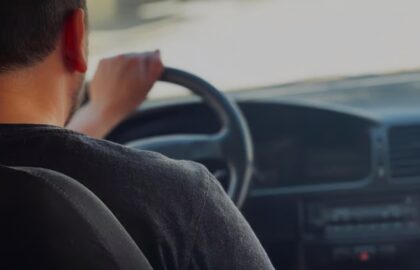 Sistem de avertizare la distragerea atenției șoferului, o nouă dotare obligatorie pentru mașinile noi vândute în România și UE