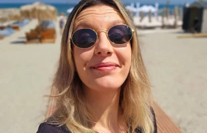 Atac dur la adresa Dianei Buzoianu. Un sociolog o acuză că zâmbește în timp ce litoralul se prăbușește. „Pune bomboana pe coliva turismului românesc”