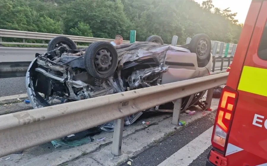 O fetiță de 5 ani a murit într-un accident produs pe autostrada A1, lângă Sibiu. Un alt copil și o femeie, răniți