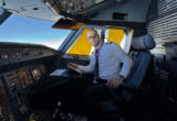 FOTO. Pilot la Wizz Air, influencer cu aproape 250.000 de urmăritori pe Instagram și TikTok. Vrea să devină comandant de avion