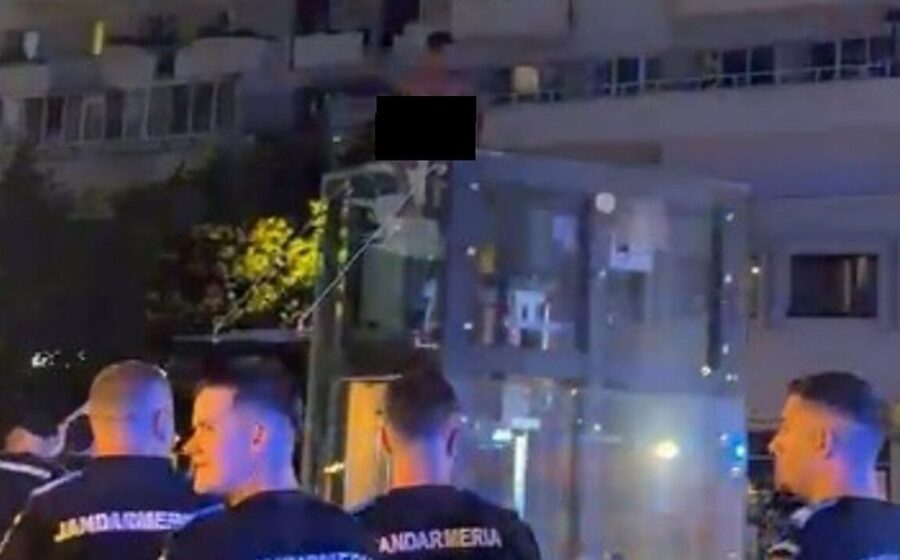 VIDEO Incident la Alba Iulia: un bărbat s-a urcat pe liftul din pasajul din Cetate și amenința că se aruncă. A intervenit Poliția