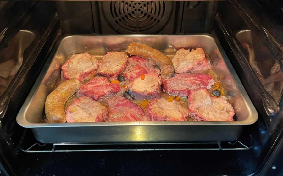 Câtă carne roșie e bine să mănânci pe săptămână. Ce beneficii are și de ce trebuie evitat excesul