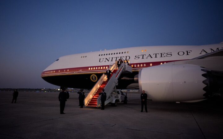 Noul Air Force One al lui Trump, primit cadou din Qatar, are „mici” probleme cu rachetele ghidate. „Pot apărea de nicăieri”, spun experții