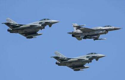 Două aeronave Eurofighter Typhoon și două avioane de luptă F-16, ridicate de armata română, după o nouă alertă în Tulcea