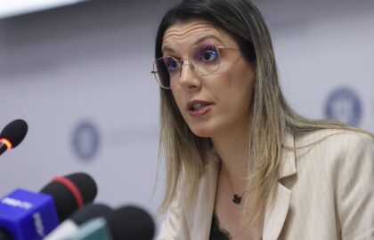 Ministrul Mediului, Diana Buzoianu, refuză cu obstinație să facă controale în Costinești unde interlopul PSD Horia Constantinescu a realizat lucrări ilegale și a ocupat abuziv o porțiune de plajă prin axa Erbașu – Apele Române – Primăria Costinești