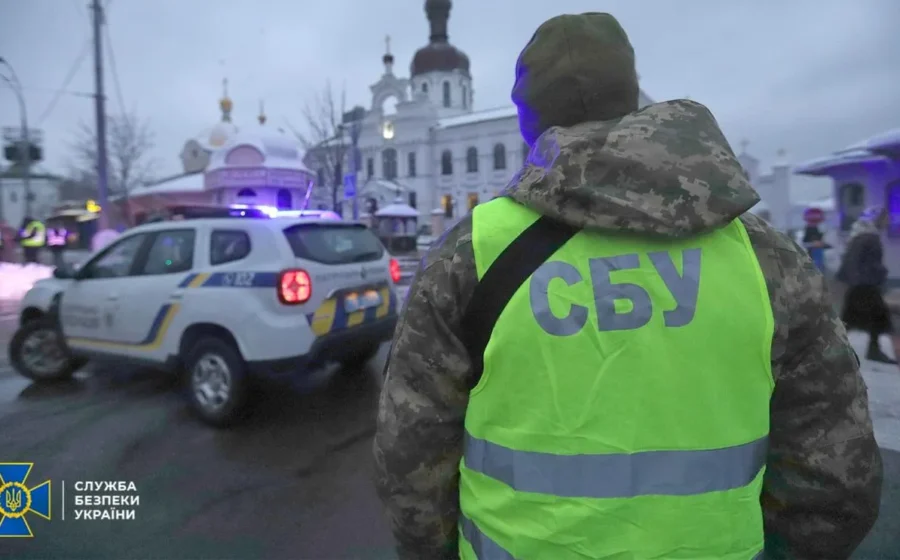 Corupție de 3 milioane de euro în Garda Națională a Ucrainei / Oficialii și-au cumpărat mașini și proprietăți de lux cu banii pentru depozitele de alimente destinate militarilor
