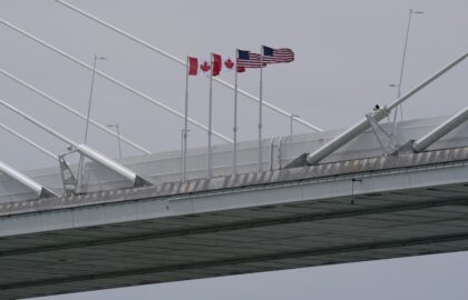 Relațiile dintre SUA și Canada, într-un nou moment critic. Inaugurarea unui pod peste frontieră va fi celebrată separat din cauza tarifelor lui Trump