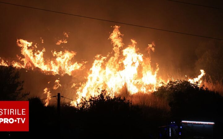 Peste 300 de incendii într-o singură zi în Sicilia. Sute de oameni au fost evacuați