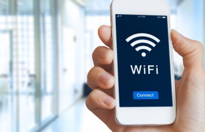 Wi-Fi-ul gratuit din cafenele, aeroporturi și hoteluri te poate costa scump. Cum îți pot fi furate parolele și datele bancare