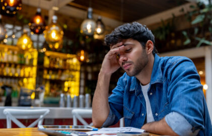 Scumpirile taie pofta de ieșit în oraș. Vânzările în restaurante au scăzut chiar și cu 50%: „Clienții împart o porție la două farfurii”