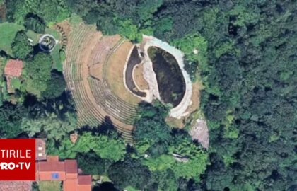 Un bărbat din Italia, condamnat după ce a construit un amfiteatru „antic” și le cerea turiștilor 40 de euro pentru a-l vizita