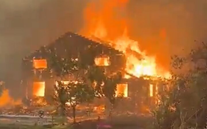 Franța: Gironde în „alertă neagră” din cauza incendiilor. Peste 140.000 de evacuați, iar aeroportul din Bordeaux a fost închis