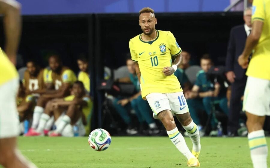 Neymar a revenit cu o dublă după Cupa Mondială, dar echipa sa, Santos, a ratat victoria