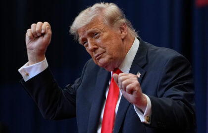 SUA: Ultimele 100 de zile până la alegerile de la mijloc de mandat, decisive pentru Trump. „Îi vom trage la răspundere pe infractori”