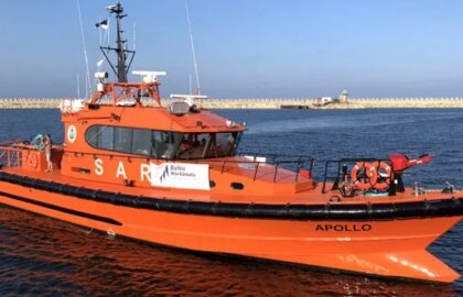 Alertă în Marea Neagră. Doi marinari sunt dați dispăruți după ce au sărit în apă de frica dronelor