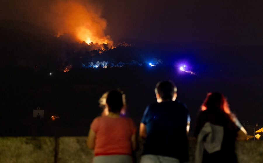 Clipe dramatice din cauza incendiilor: Ample operațiuni de evacuare  în Franța și Spania. Urmează „ore dificile”