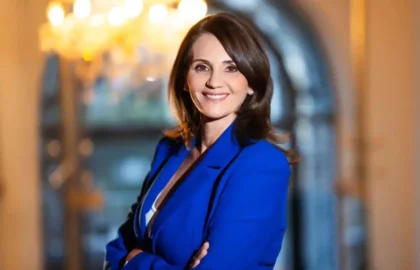 Anca Alexandrescu va fi înlocuită din grila Realitatea Plus. Fiica lui Maricel Păcuraru, pe tronsonul „Culisele Statului Paralel”