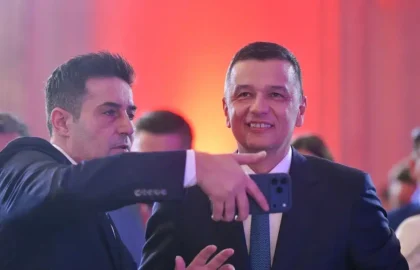 Lui Grindeanu îi stă bine în rolul de popa prostu`. Mai bagă o fisă cu Nazare în speranța că va obține o majoritate