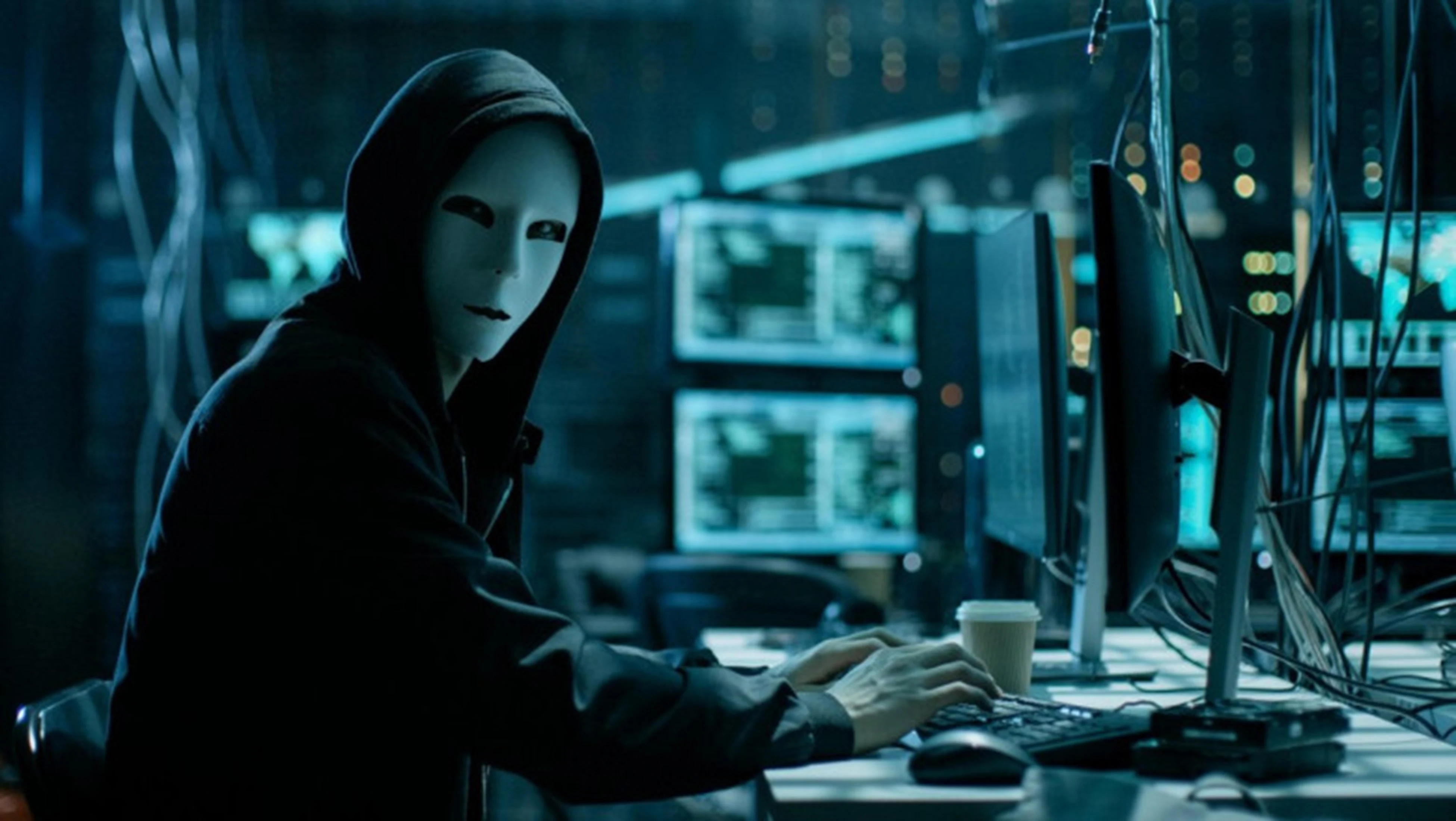 Un hacker a scos la vânzare pe internet datele furate. FOTO Profimedia